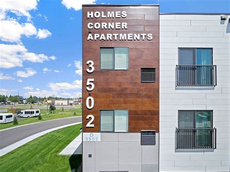 The 1,050 Square Feet unit is a 2 beds, 2 baths apartment unit. . Holmes corner apartments cheyenne
